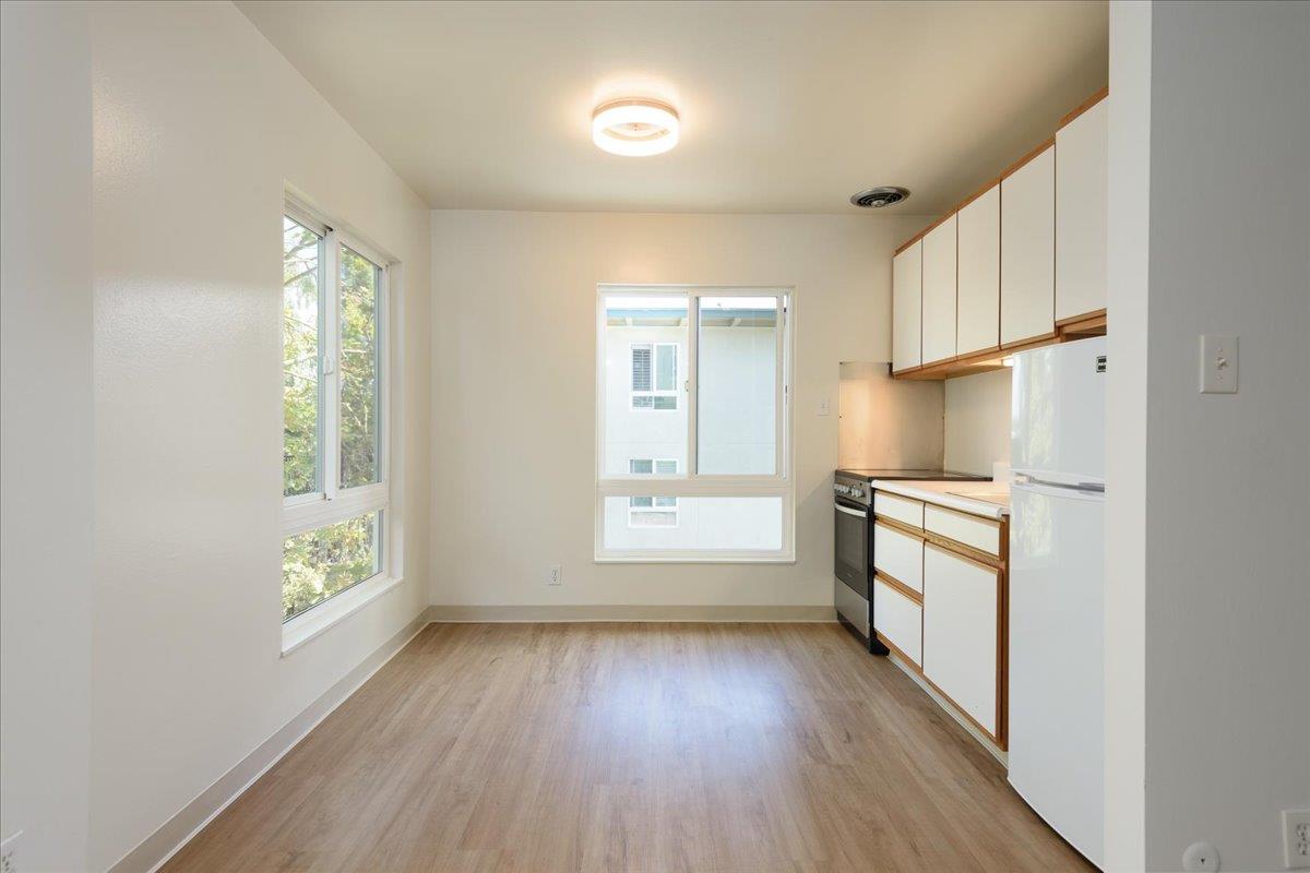 928 Peninsula Avenue 303