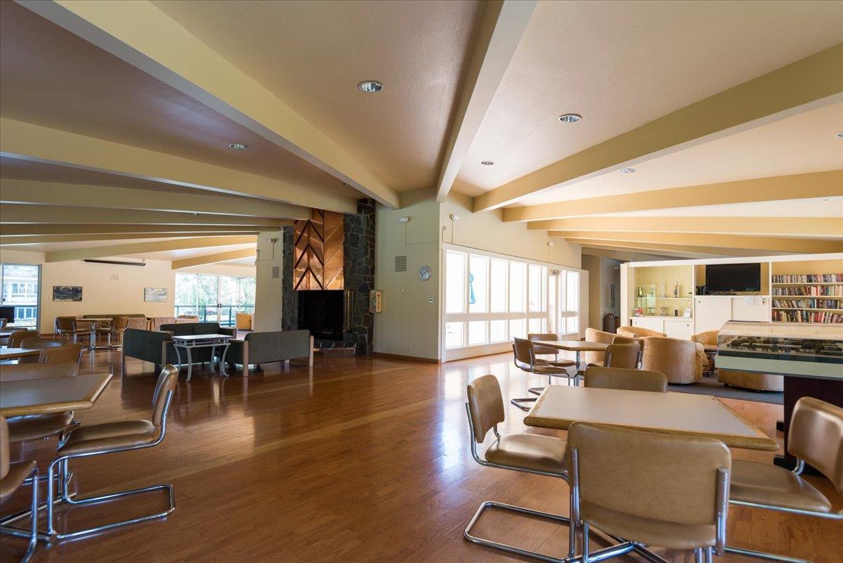 928 Peninsula Avenue 303