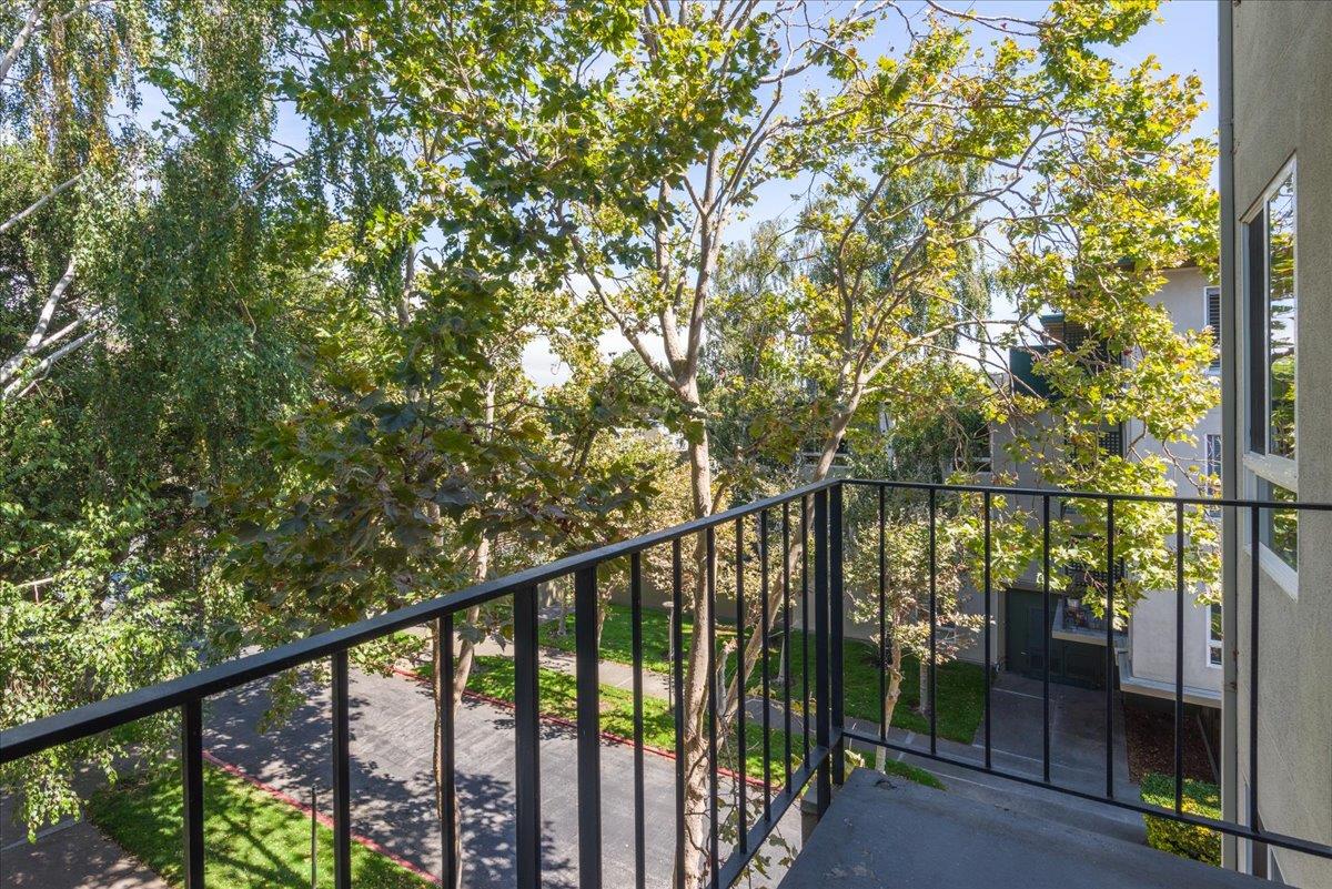 928 Peninsula Avenue 303