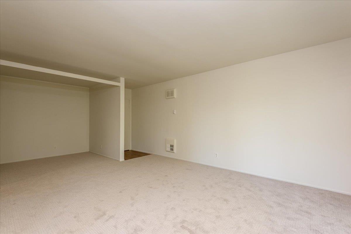 928 Peninsula Avenue 303