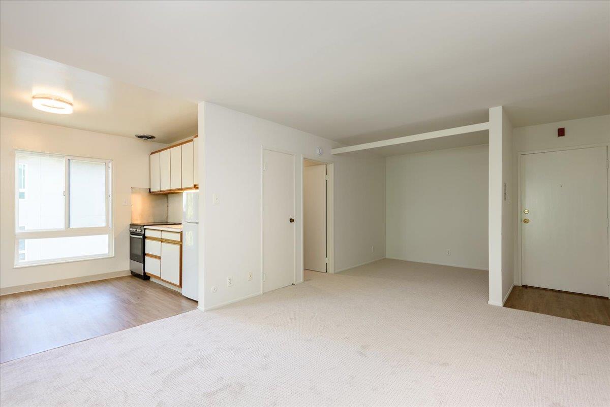 928 Peninsula Avenue 303