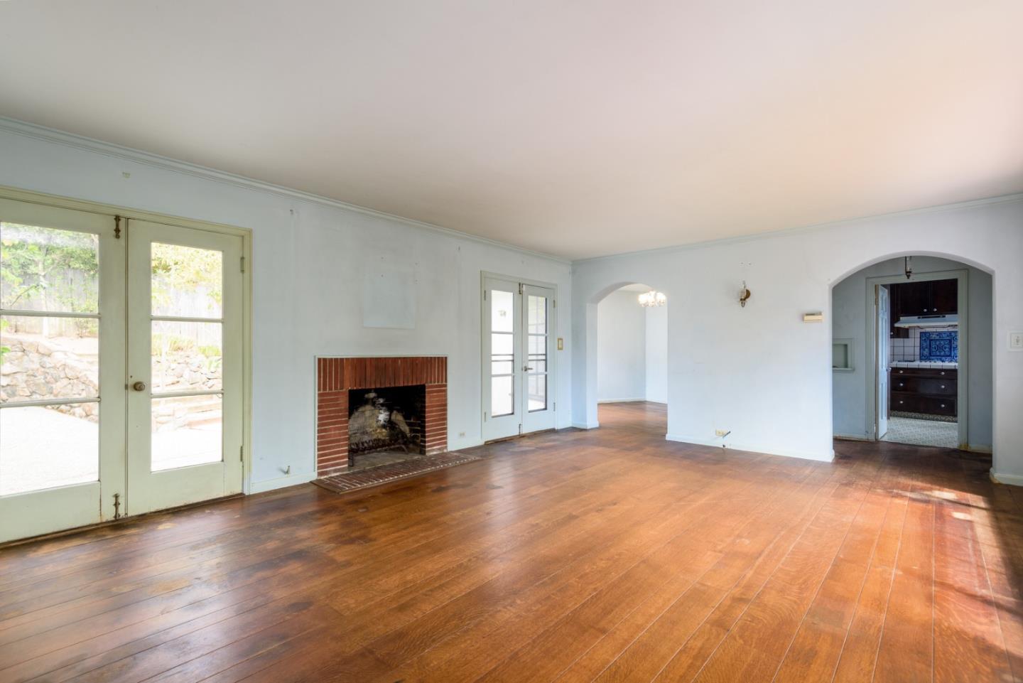 300 Manzanita Avenue