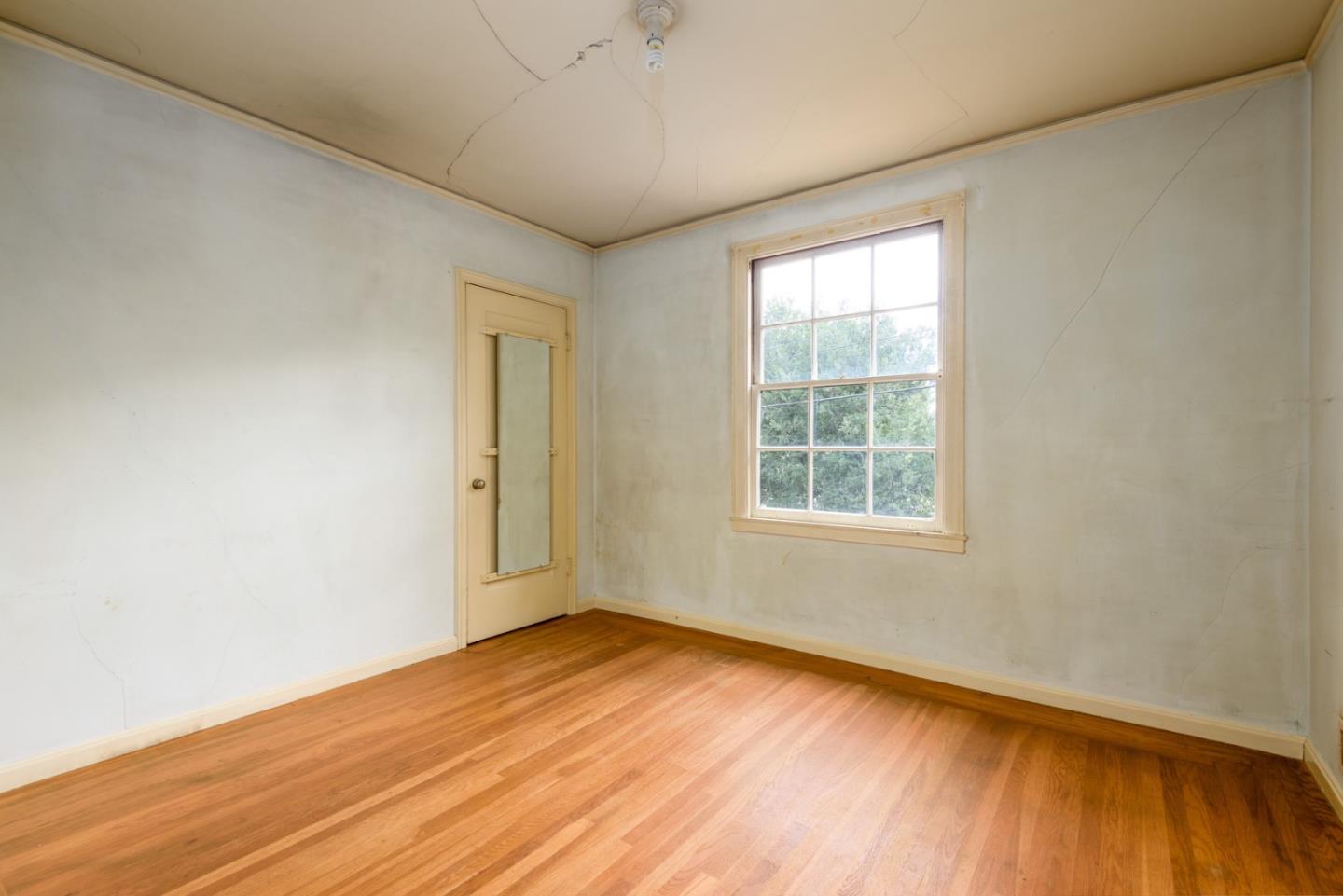 300 Manzanita Avenue