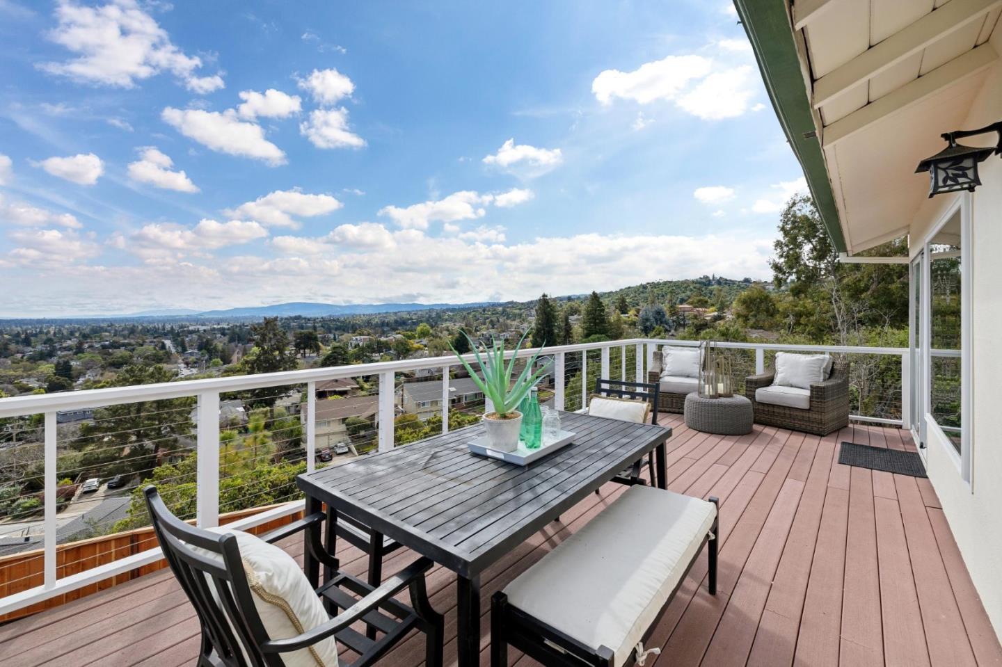 836 Bauer Court