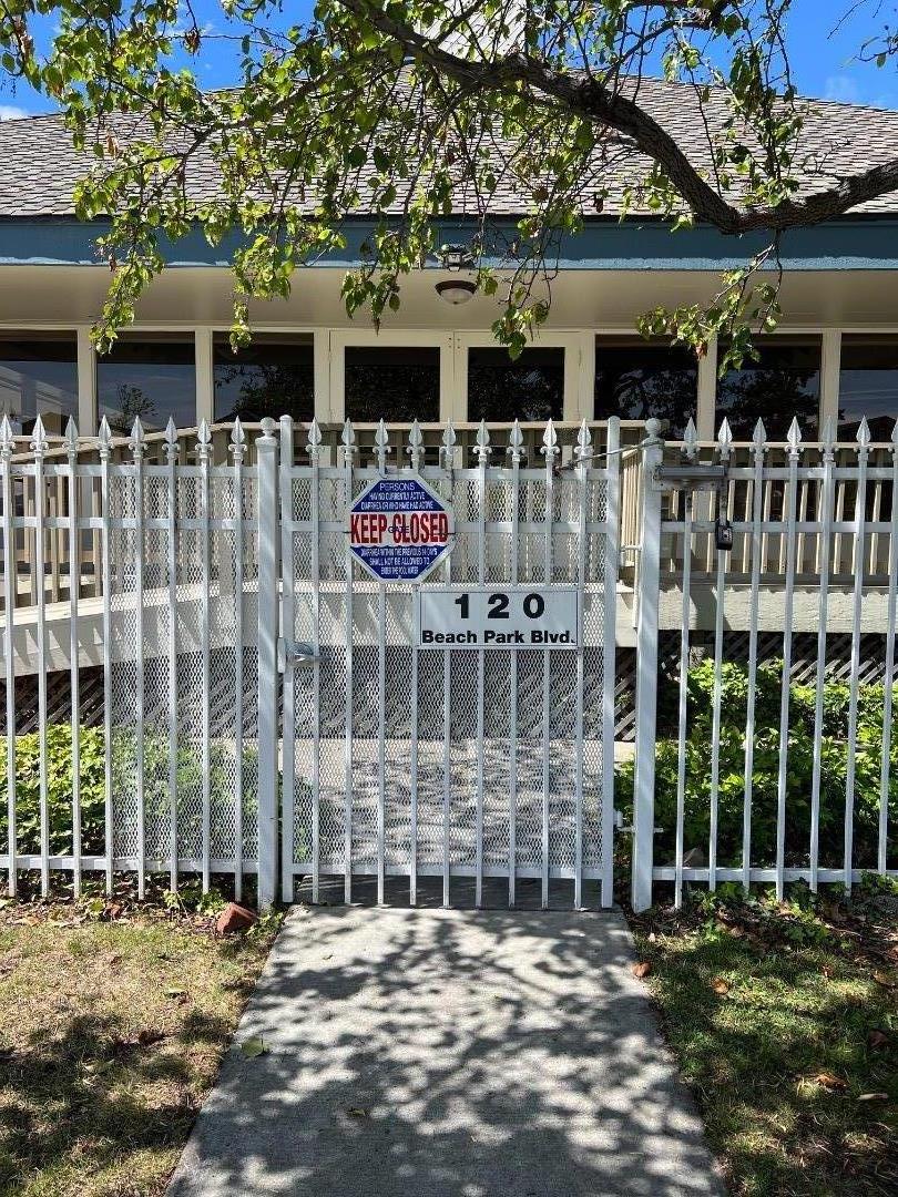 210 Beach Park Boulevard