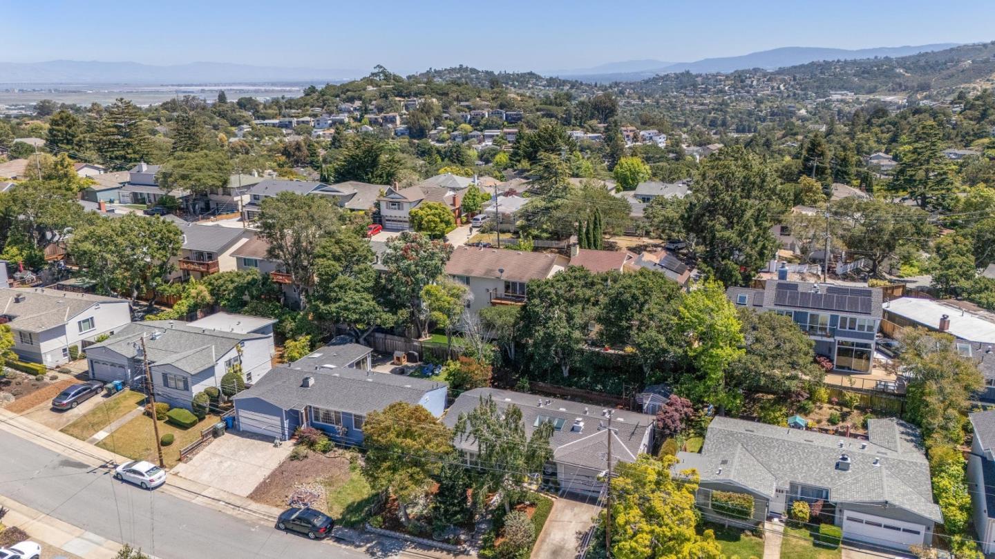 321 La Casa Avenue