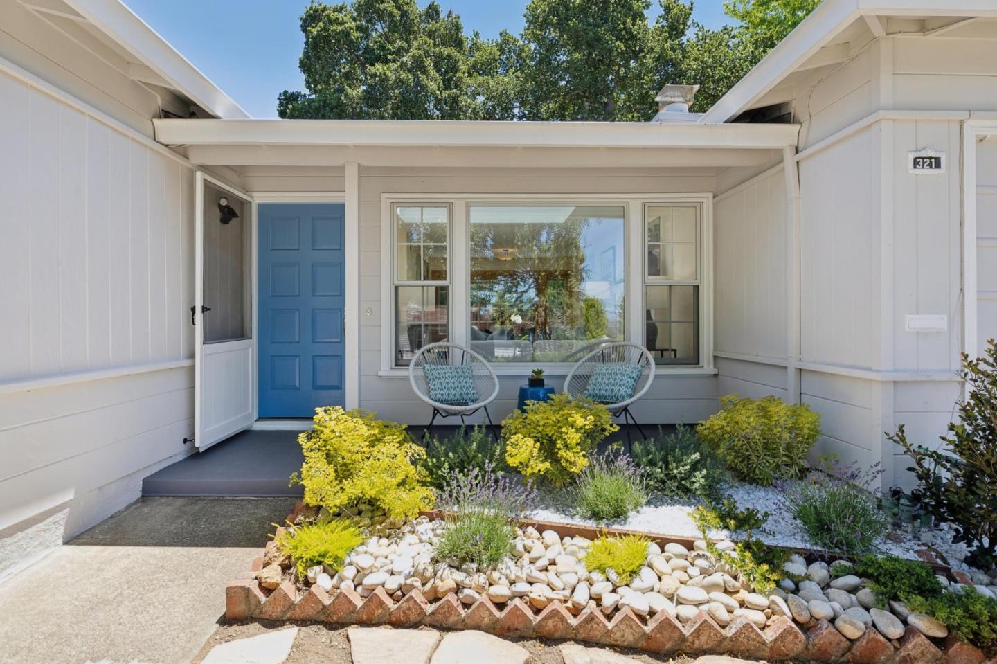 321 La Casa Avenue