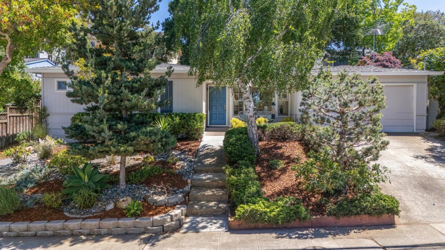 321 La Casa Avenue