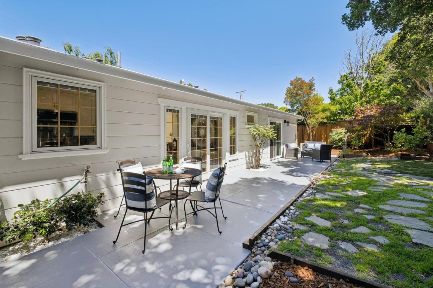 321 La Casa Avenue