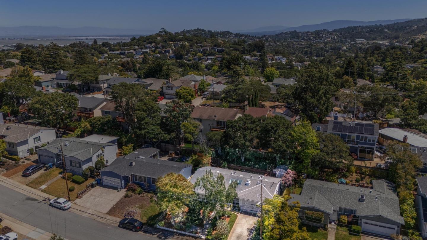 321 La Casa Avenue