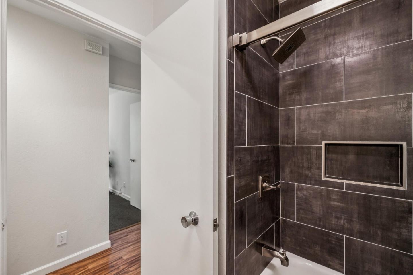 400 Davey Glen RD 4623