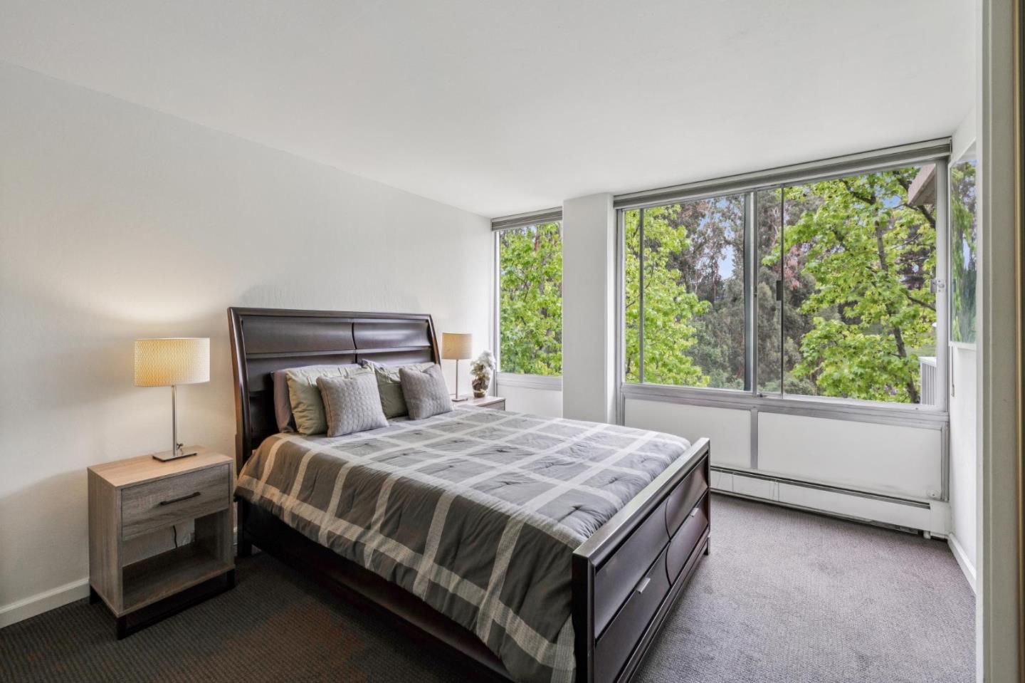 400 Davey Glen RD 4623