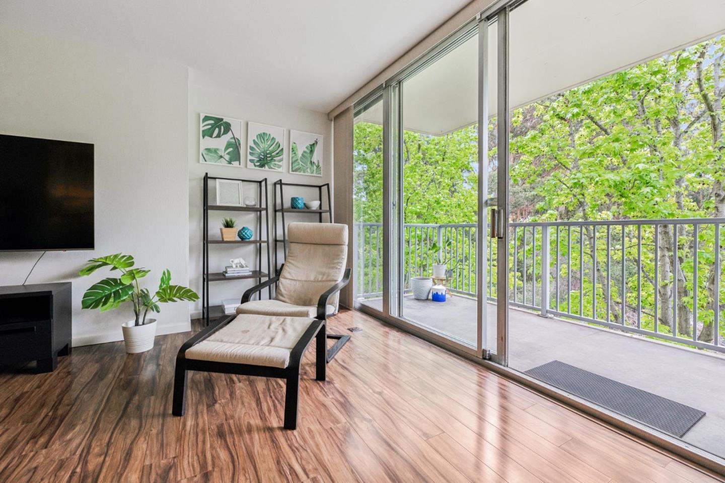 400 Davey Glen RD 4623