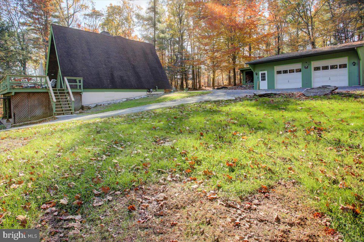 202 Pebble Ln