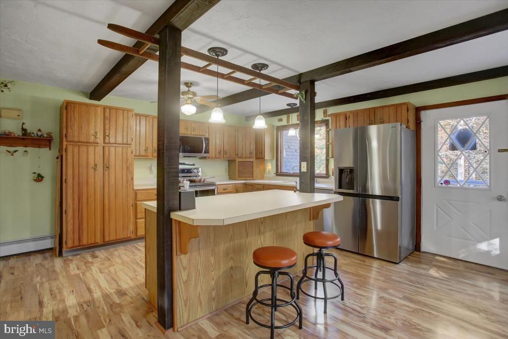 202 Pebble Ln