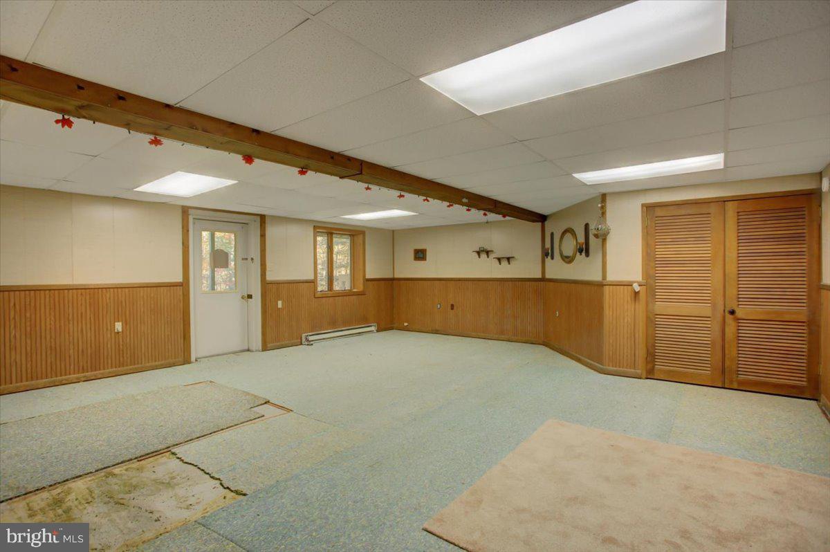 202 Pebble Ln