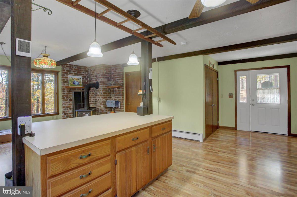 202 Pebble Ln