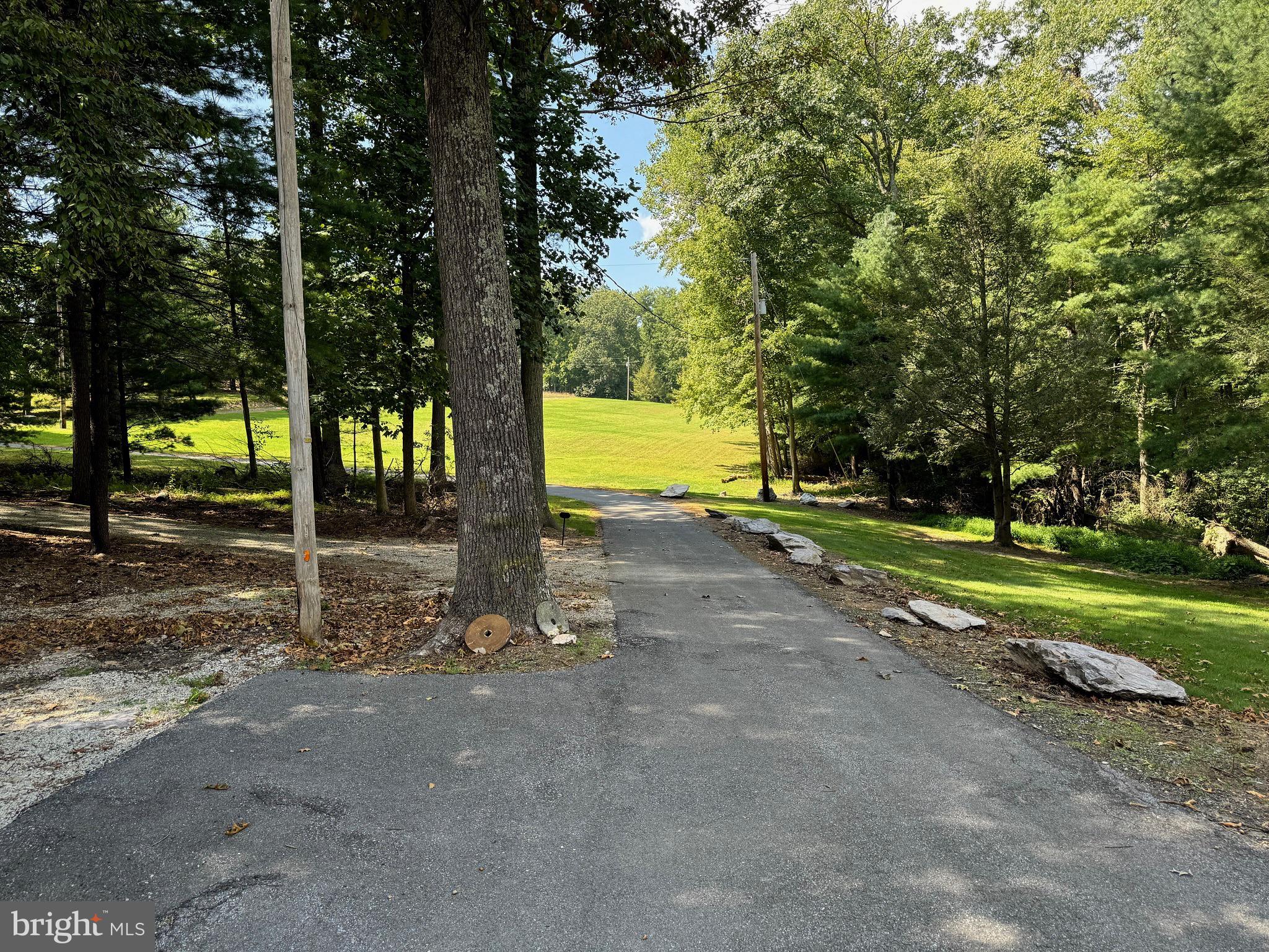 202 Pebble Ln