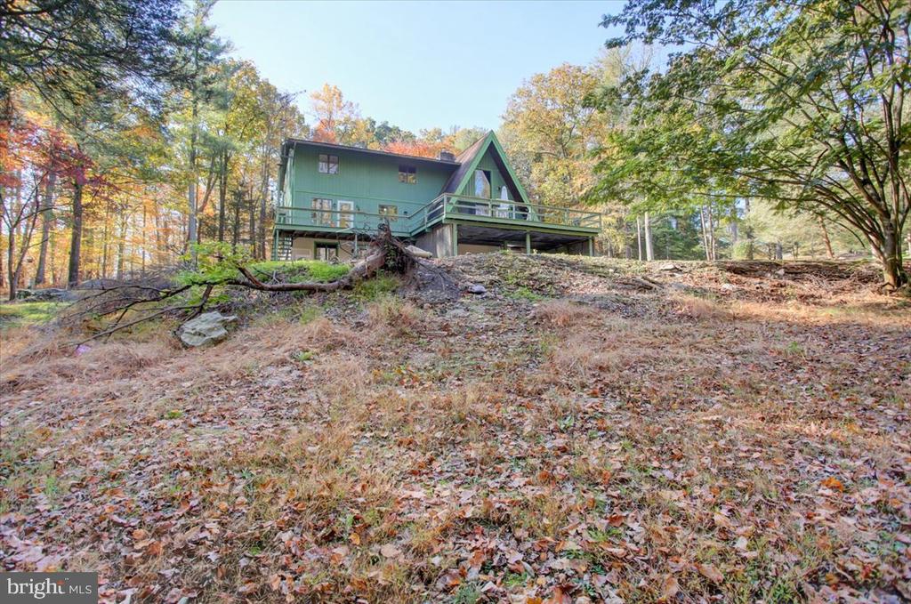 202 Pebble Ln