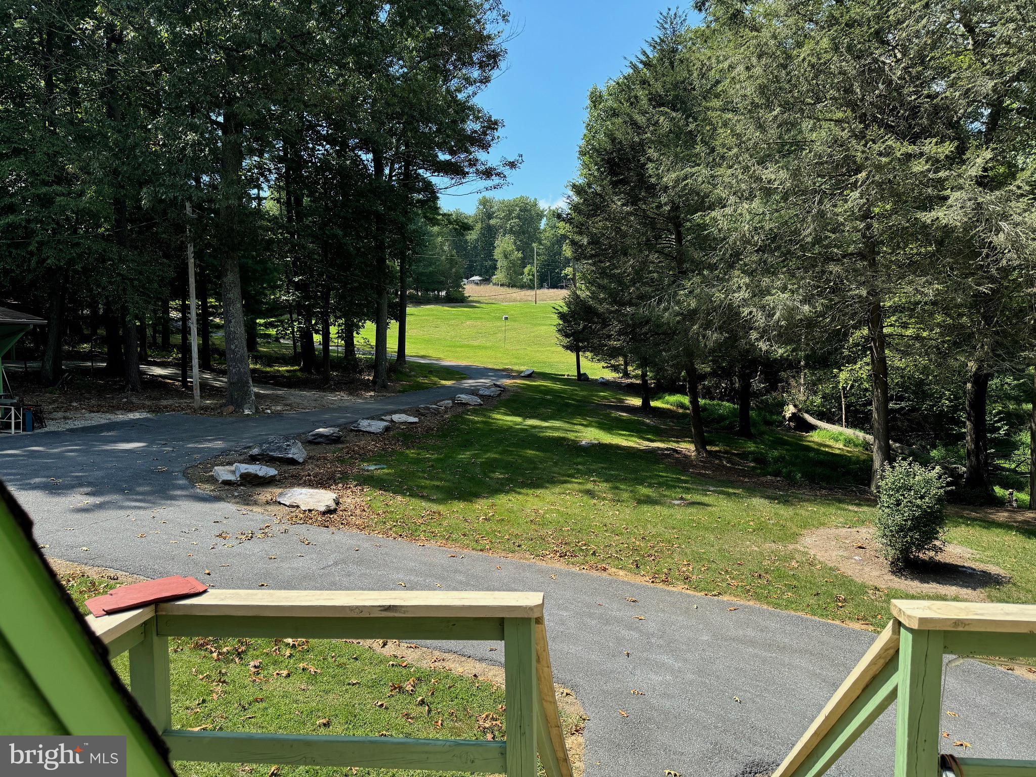 202 Pebble Ln
