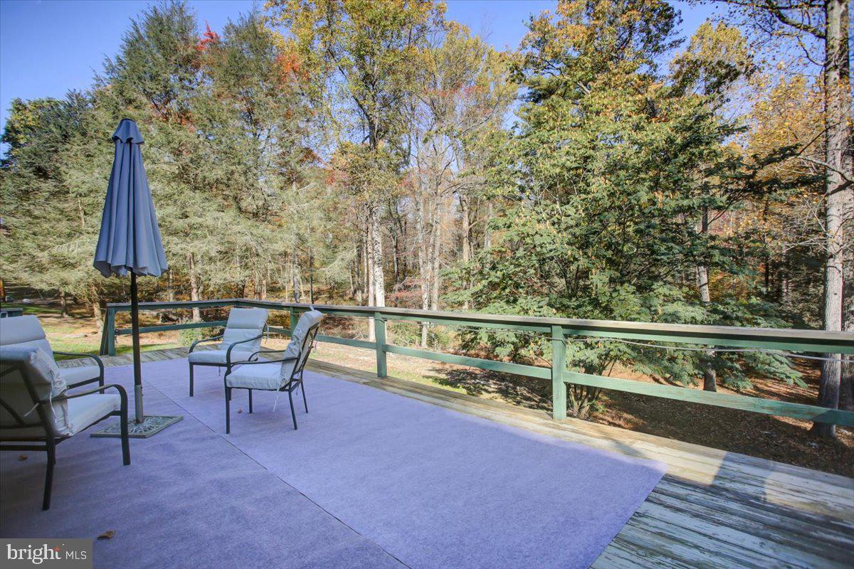 202 Pebble Ln