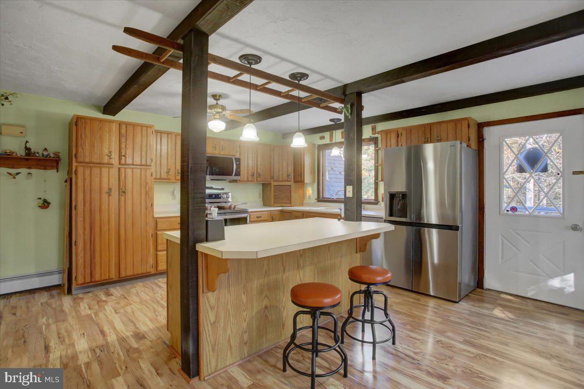 202 Pebble Ln