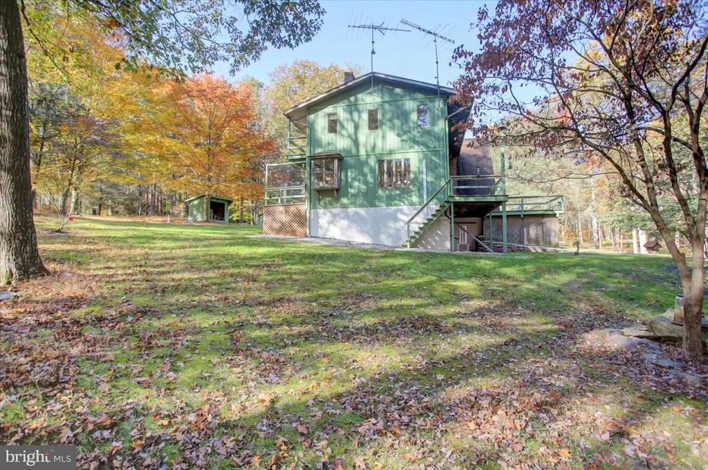 202 Pebble Ln