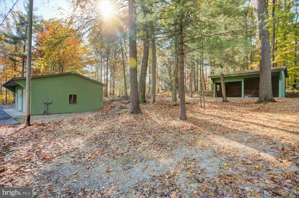 202 Pebble Ln