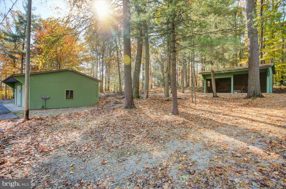 202 Pebble Ln