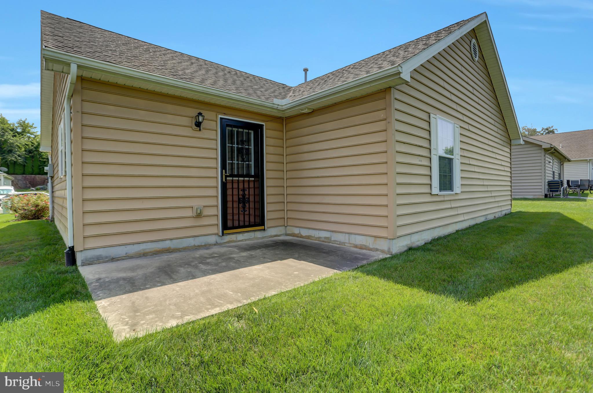 10 COLONIAL COURT
