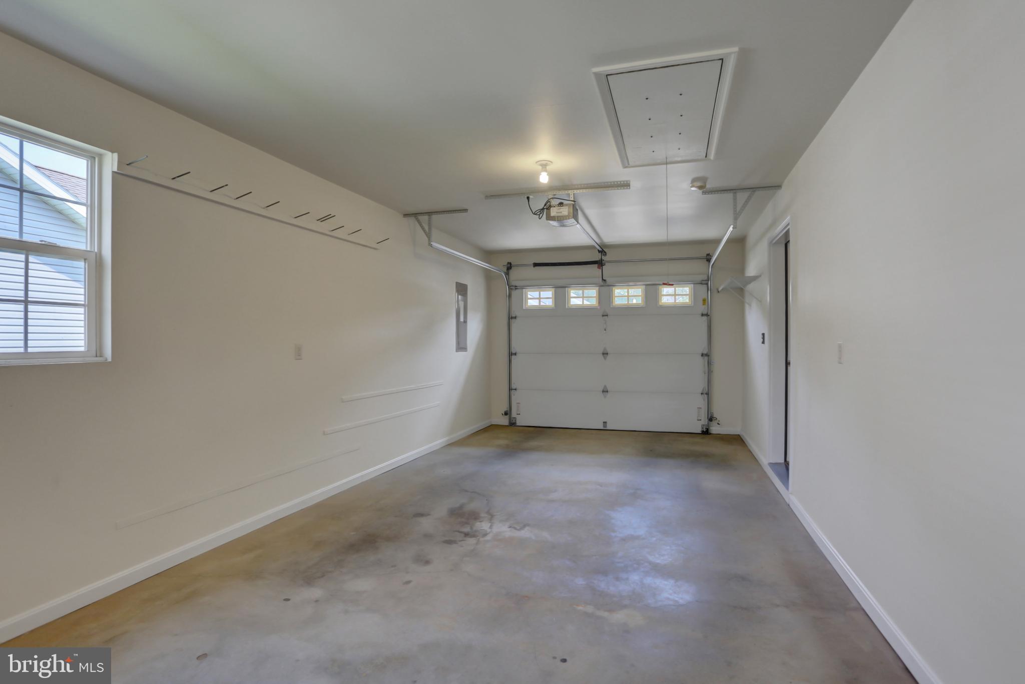 10 COLONIAL COURT