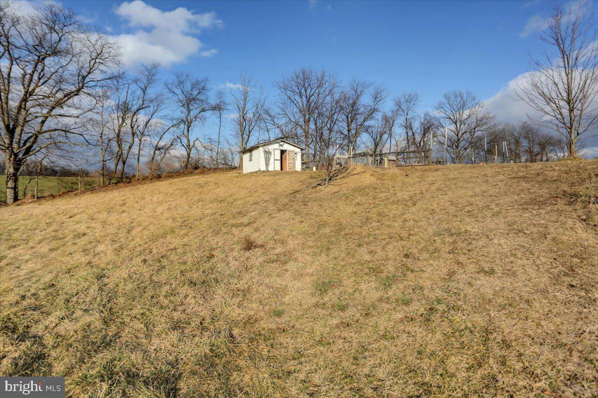110 SANDY LANE
