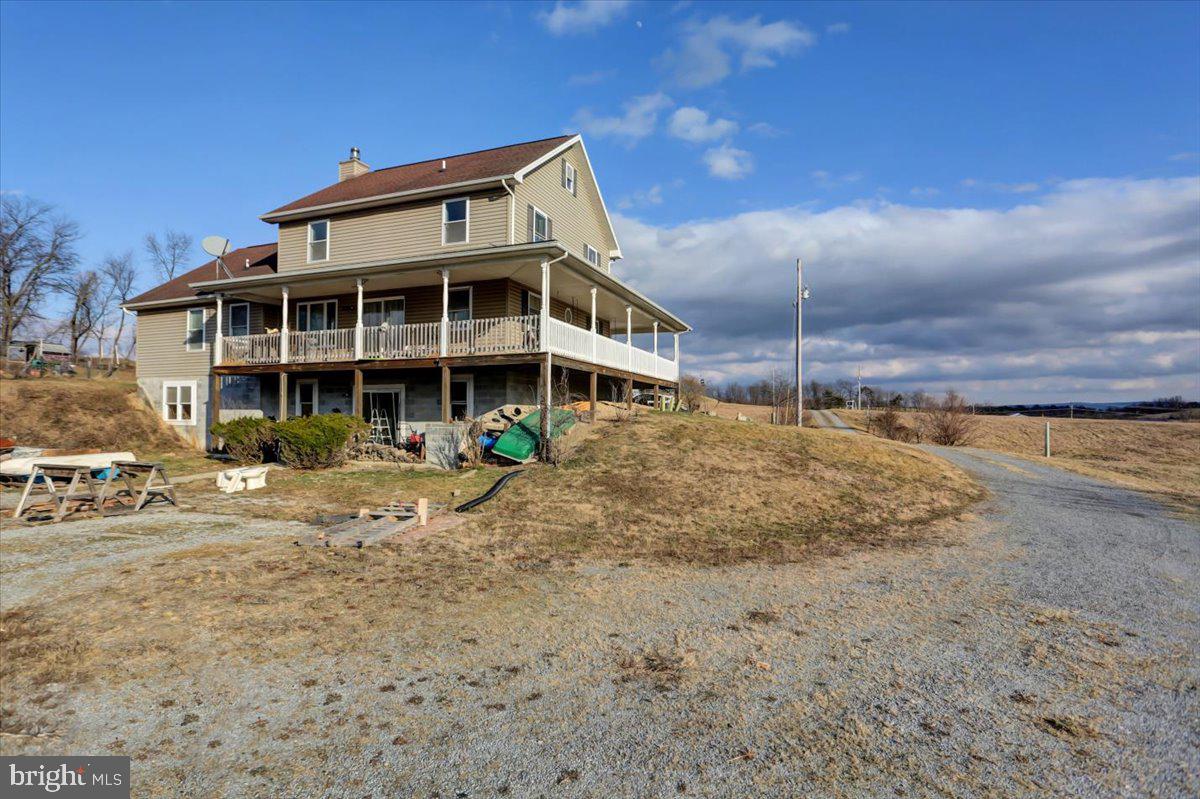 110 SANDY LANE
