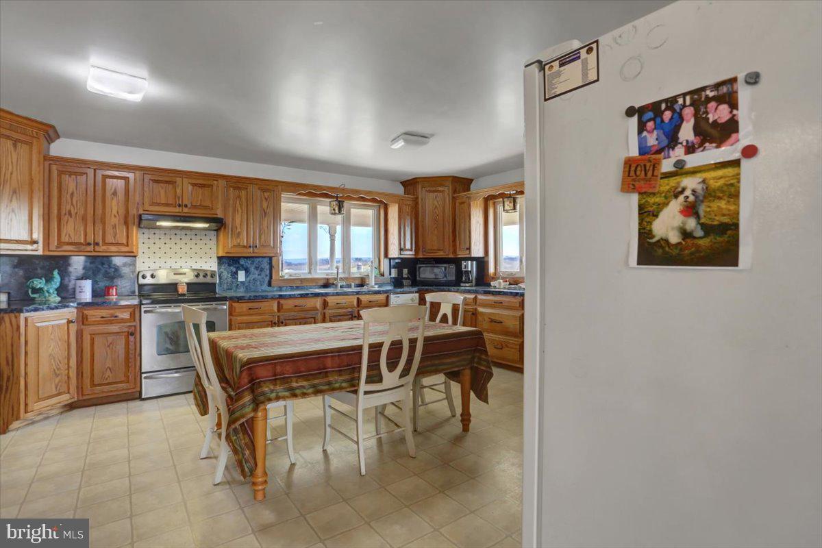 110 SANDY LANE