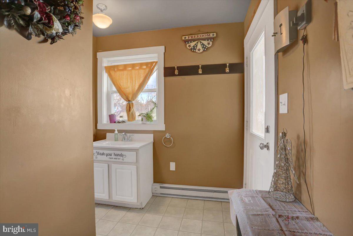 110 SANDY LANE
