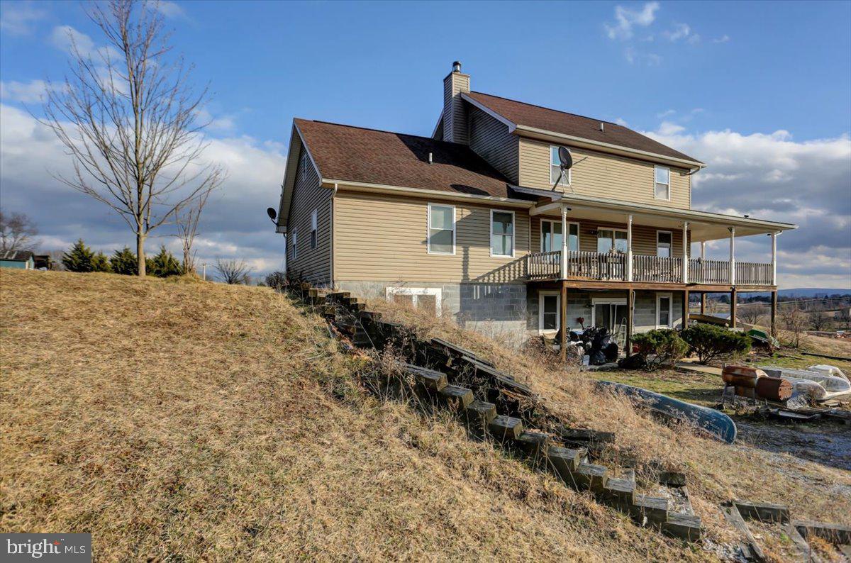 110 SANDY LANE