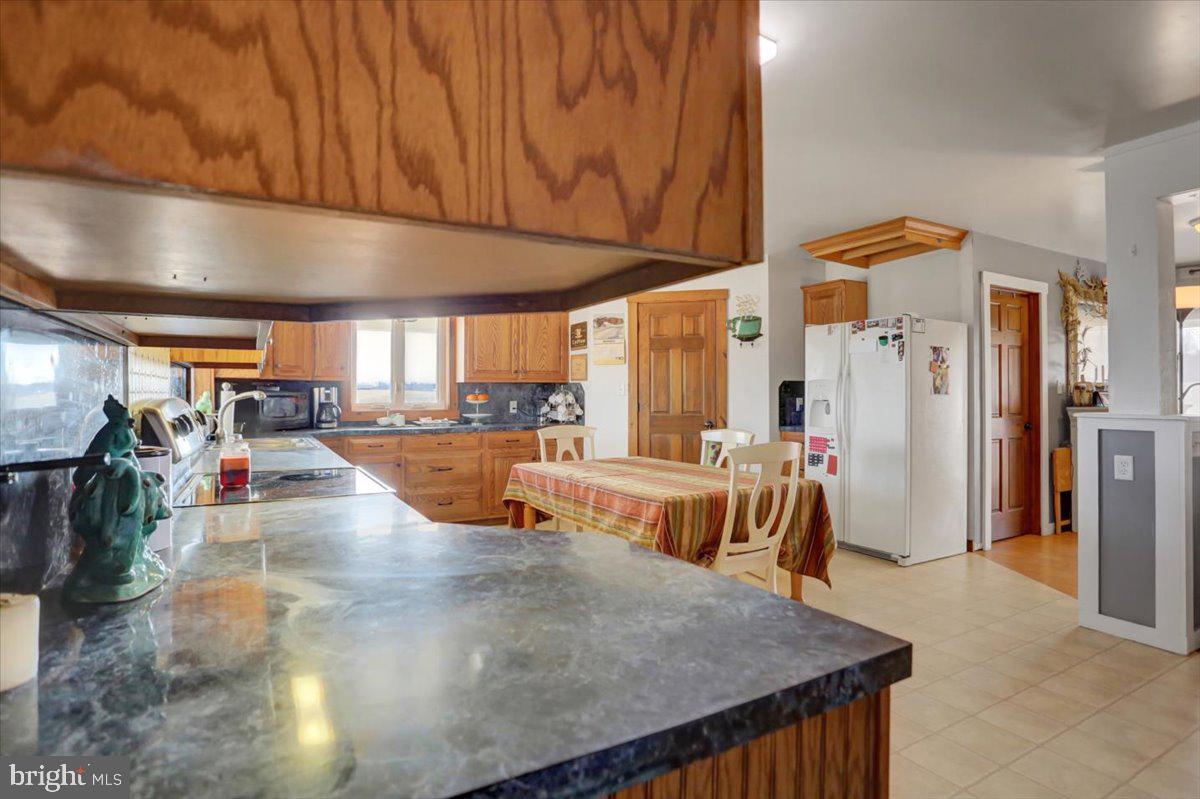 110 SANDY LANE