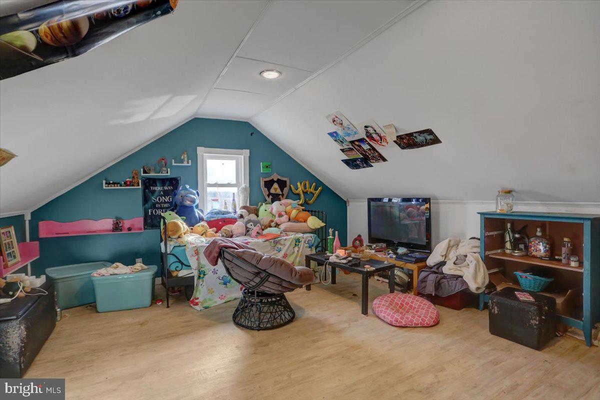 110 SANDY LANE