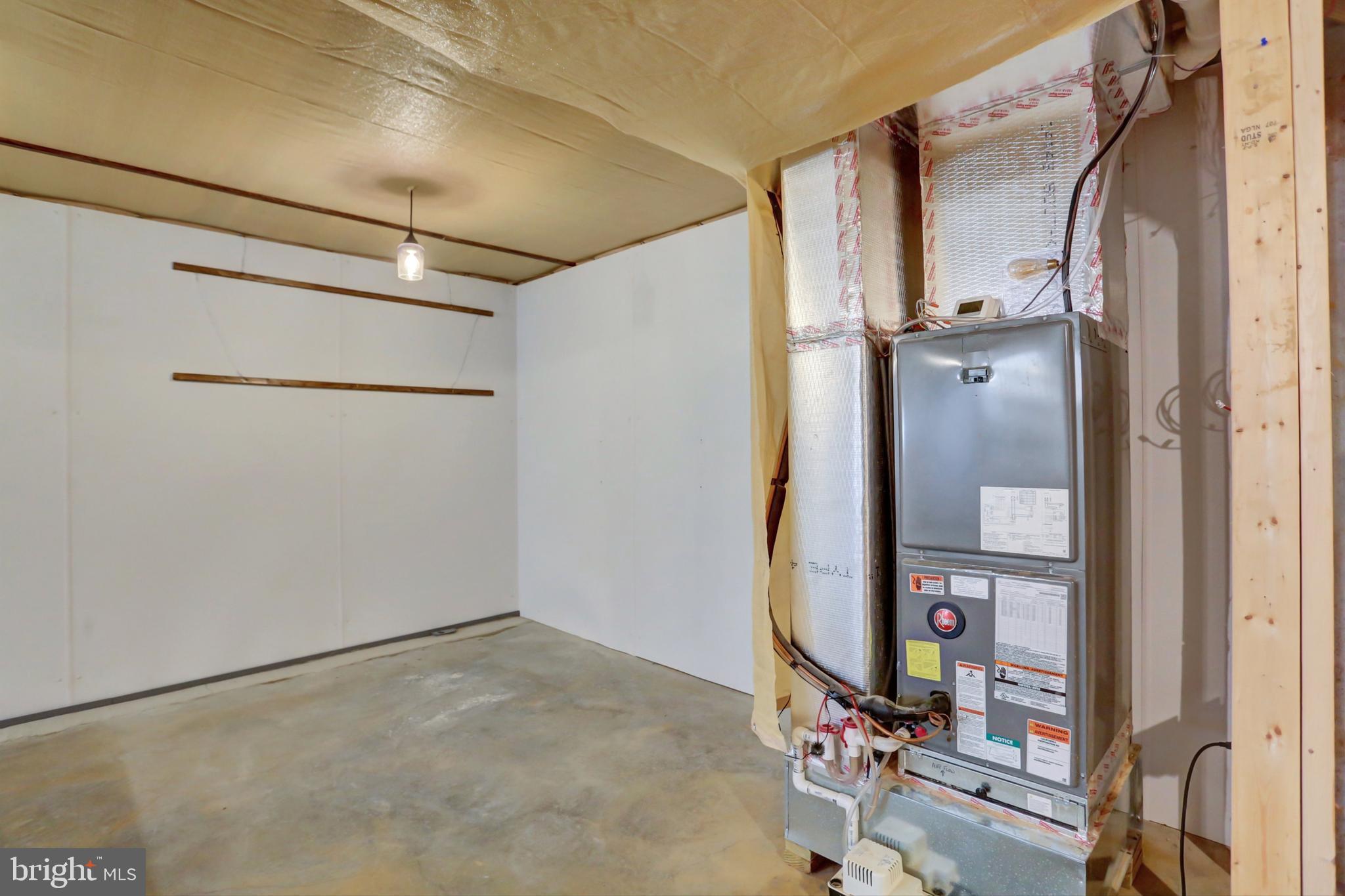20 W Clarissa DRIVE