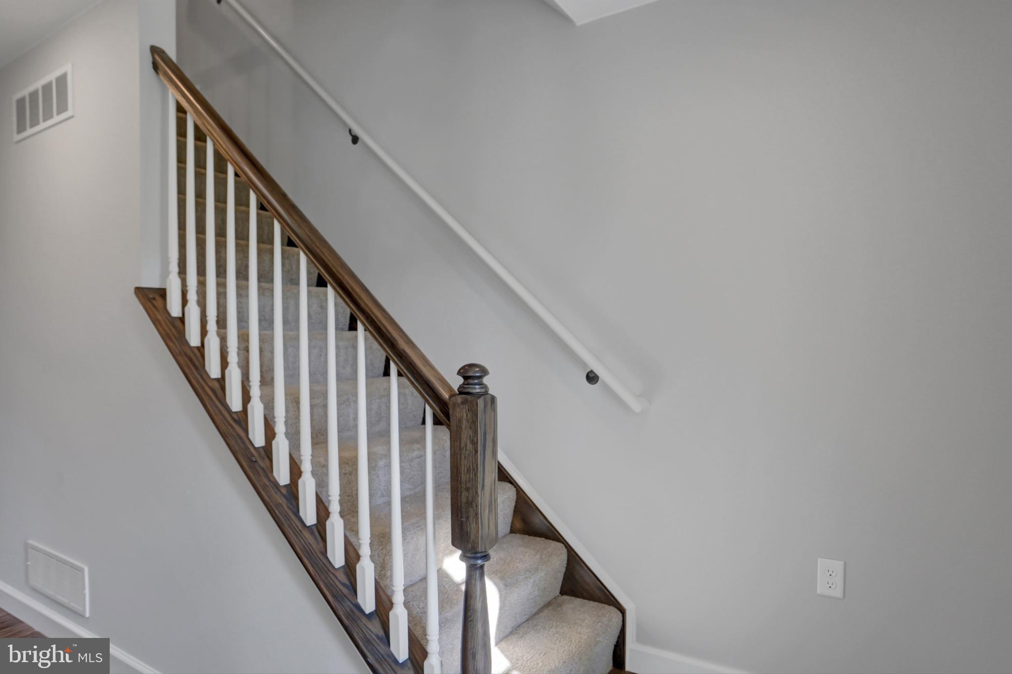 20 W Clarissa DRIVE