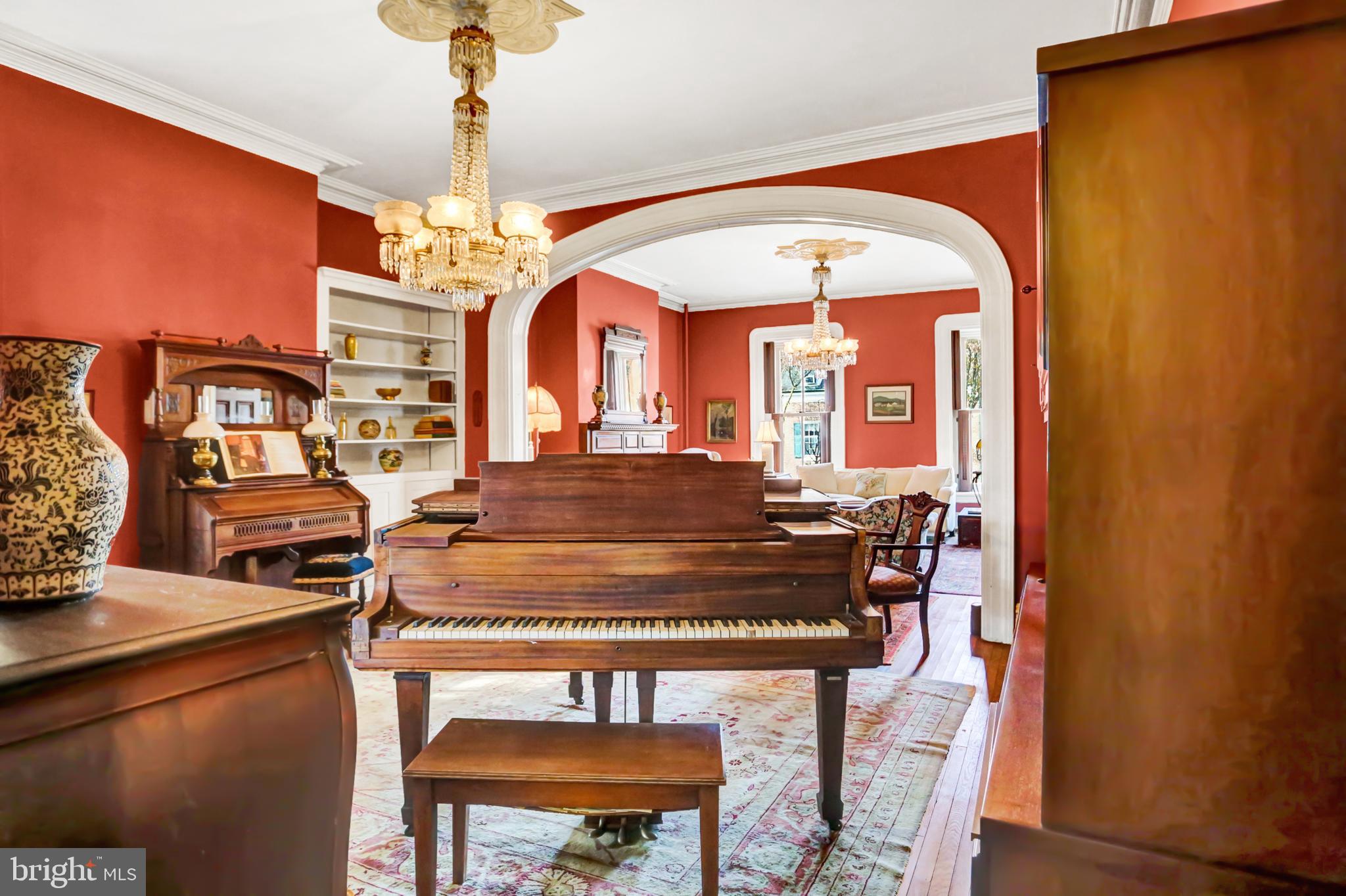 78 - 80 W King STREET