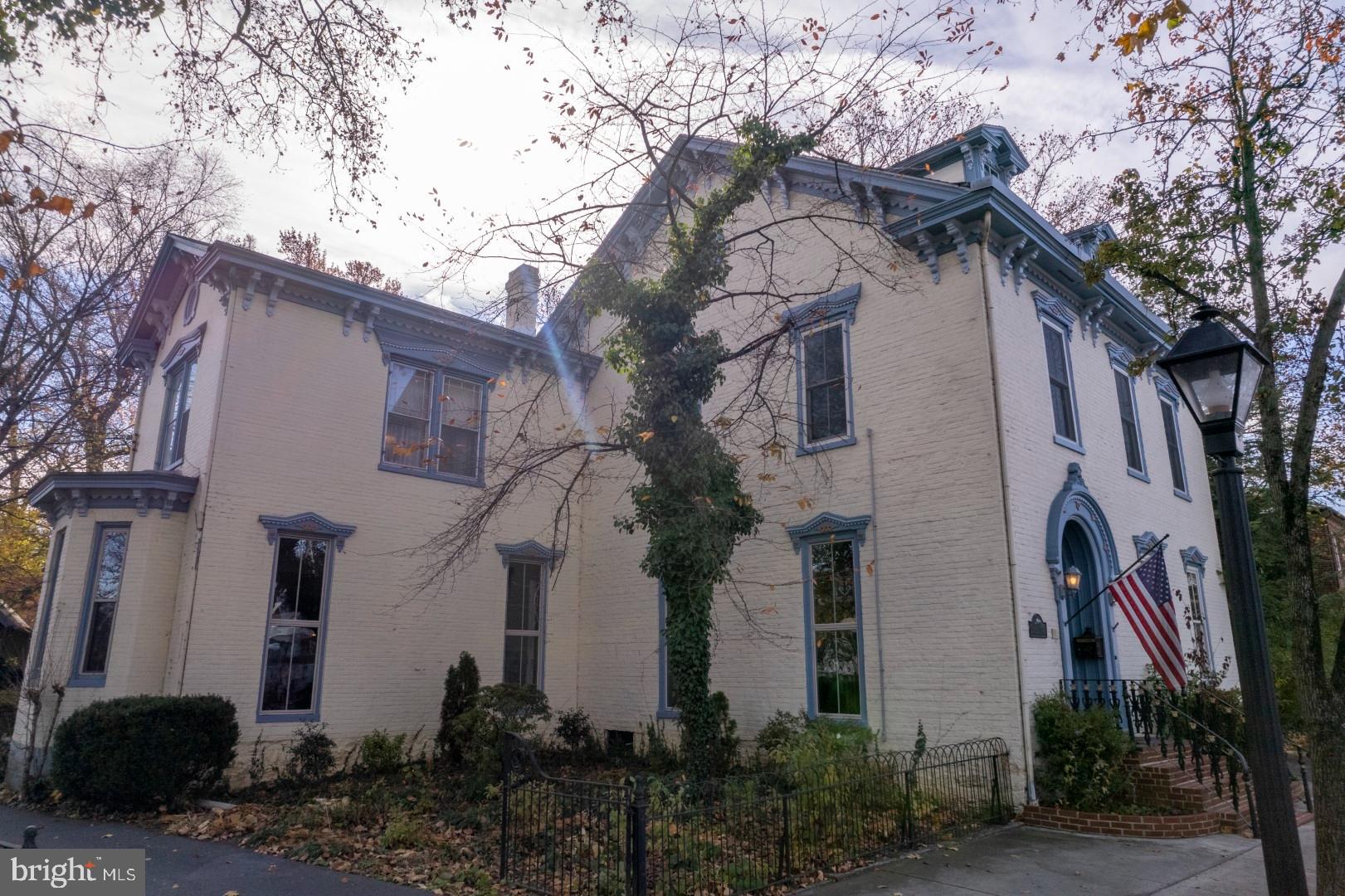 78 - 80 W King STREET