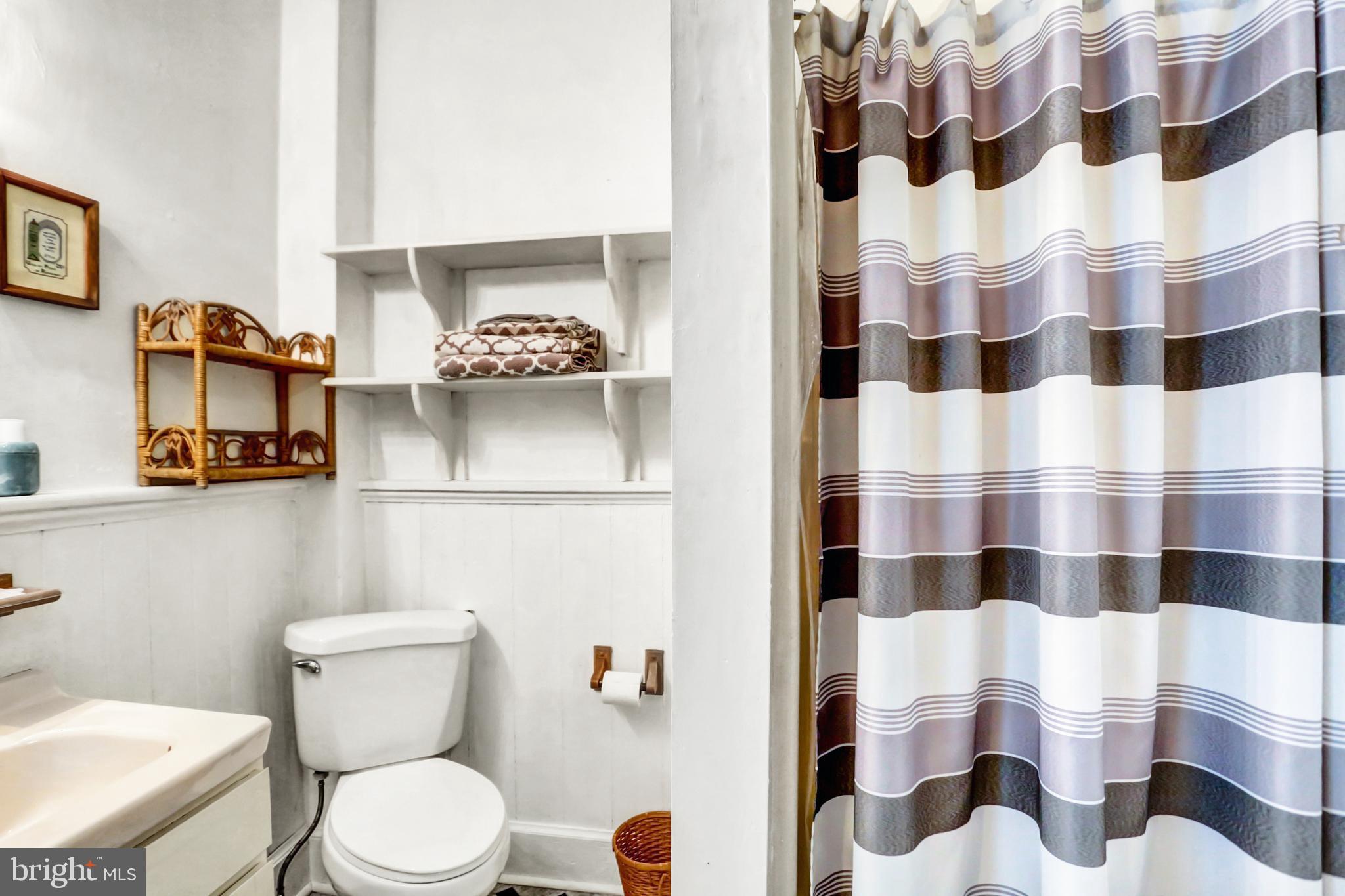 78 - 80 W King STREET