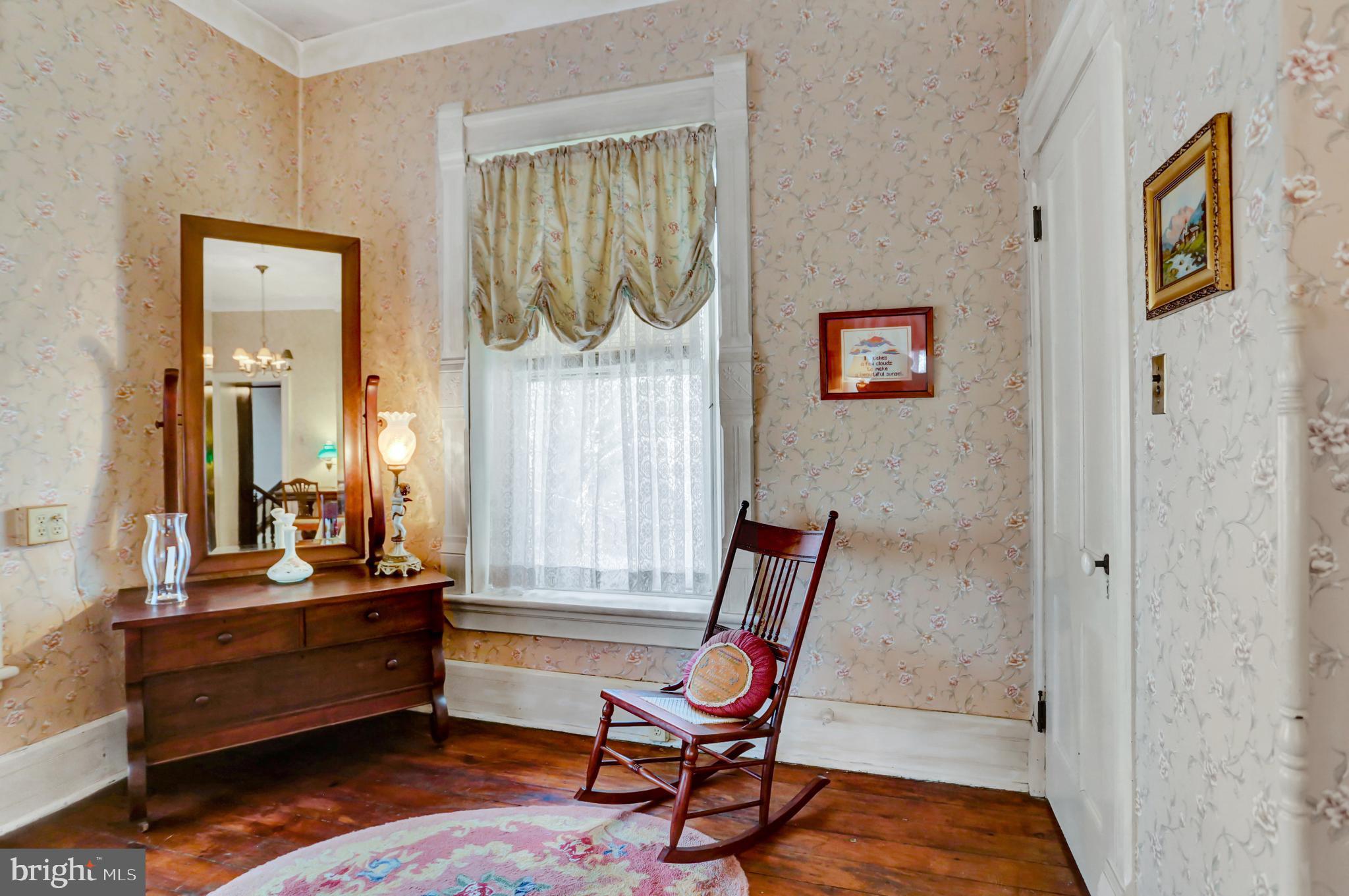 78 - 80 W King STREET