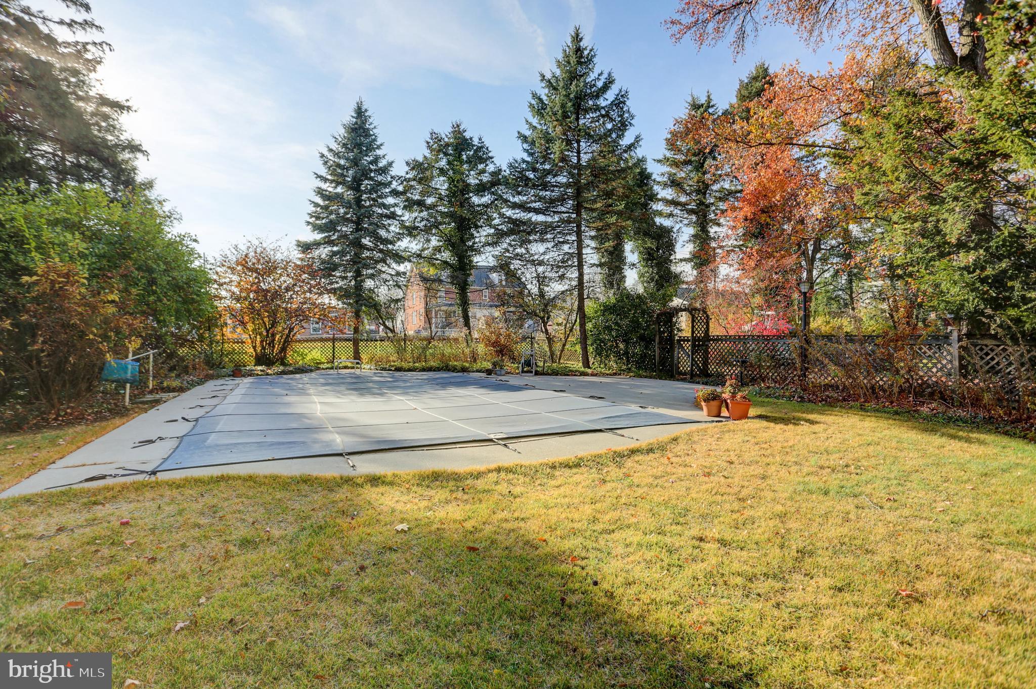 78 - 80 W King STREET