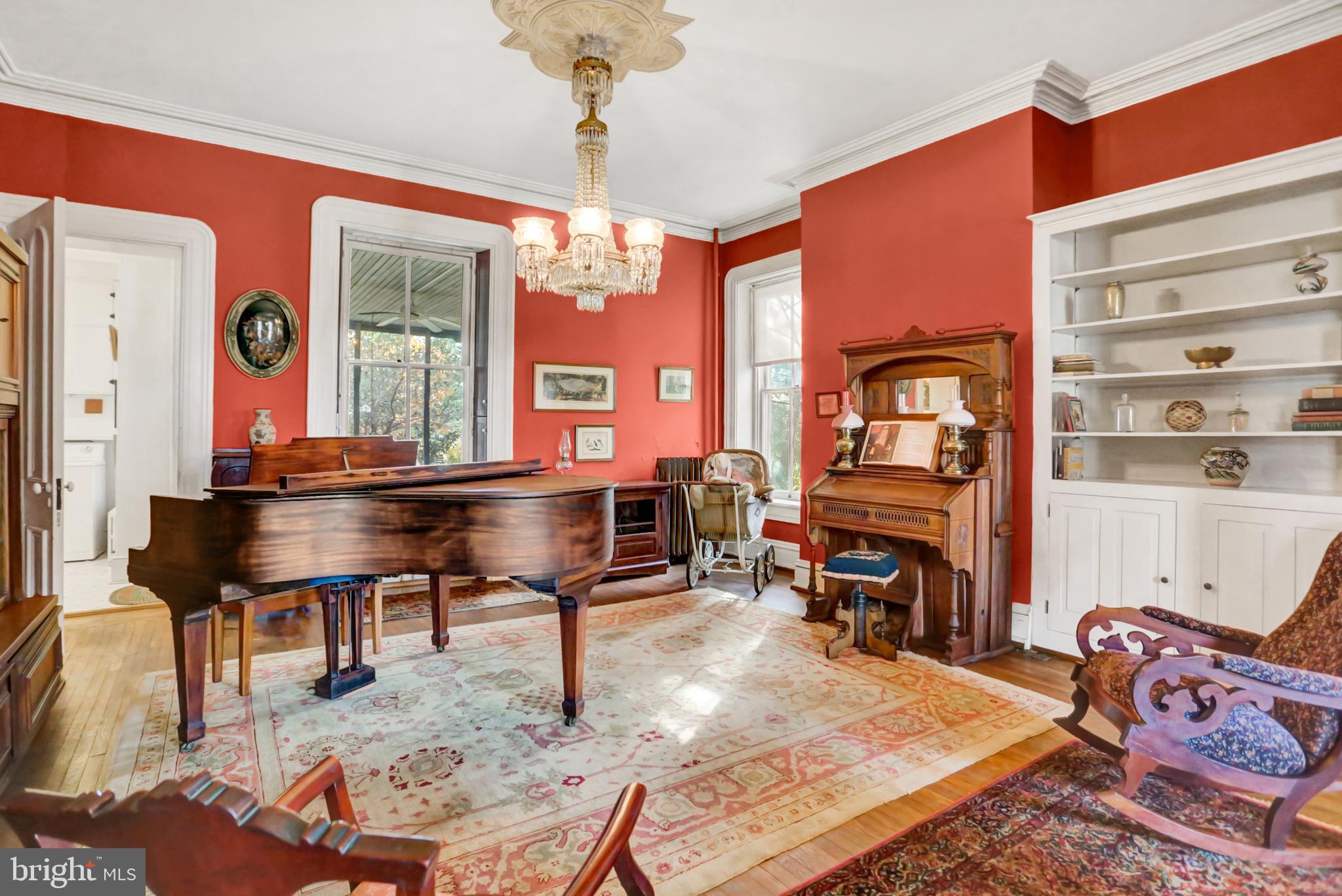 78 - 80 W King STREET