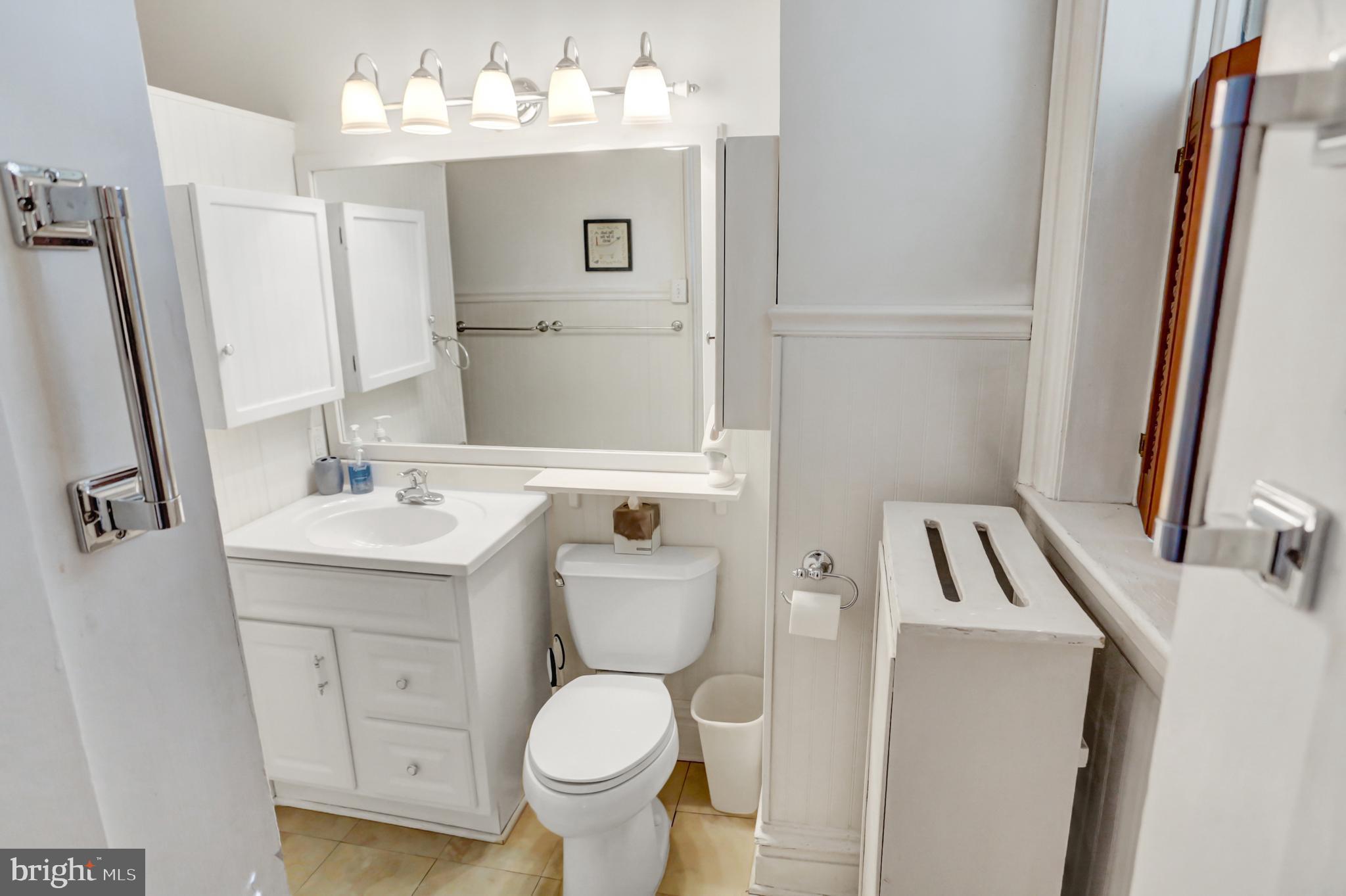 78 - 80 W King STREET