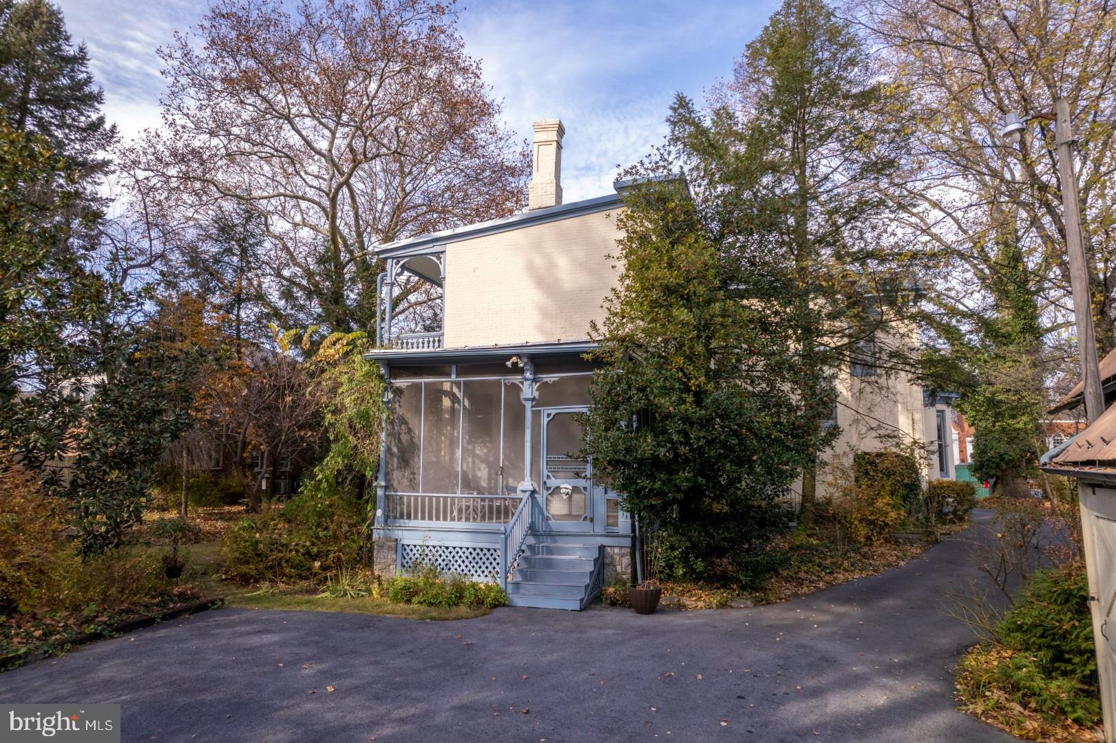 78 - 80 W King STREET