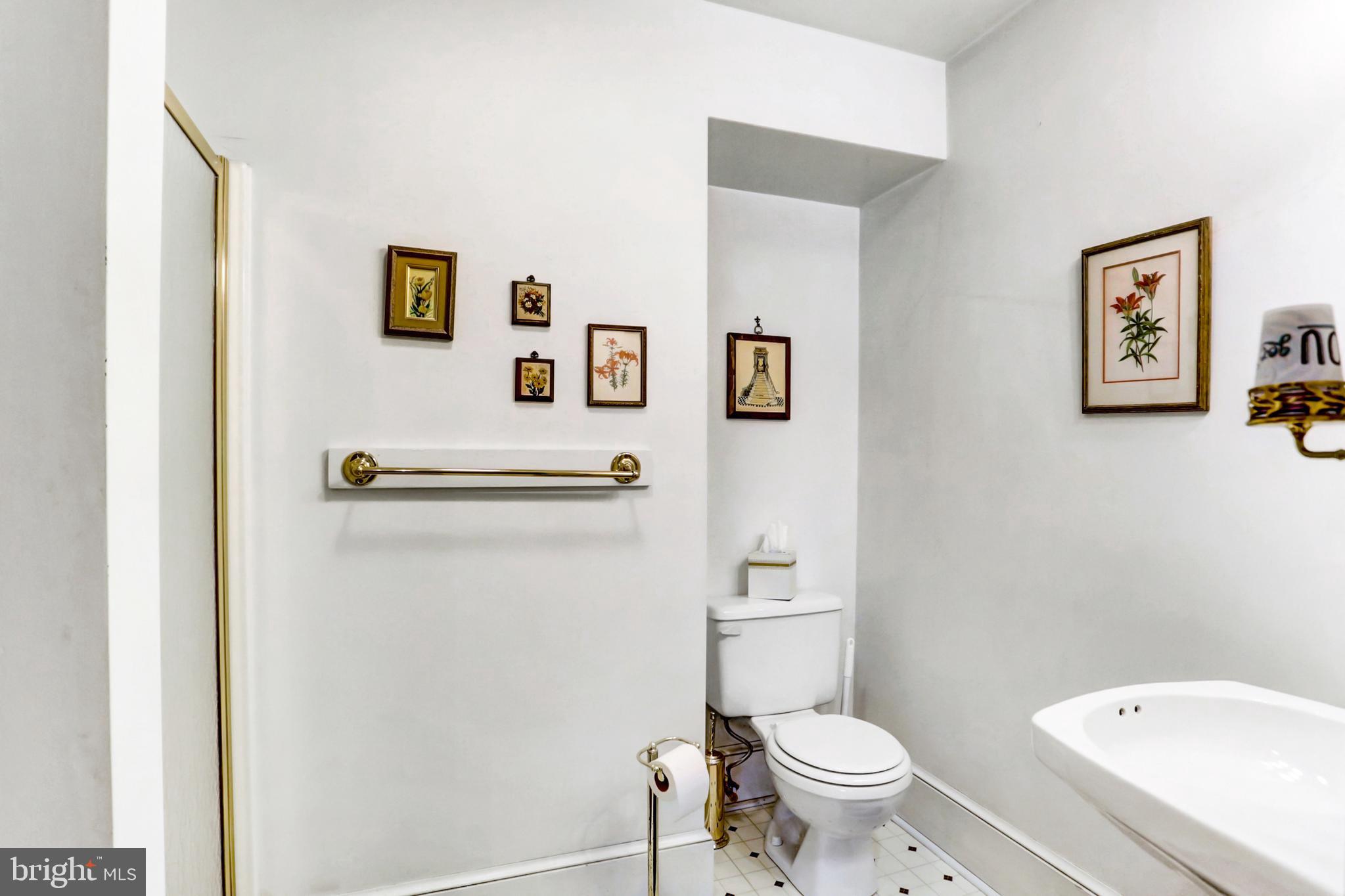 78 - 80 W King STREET