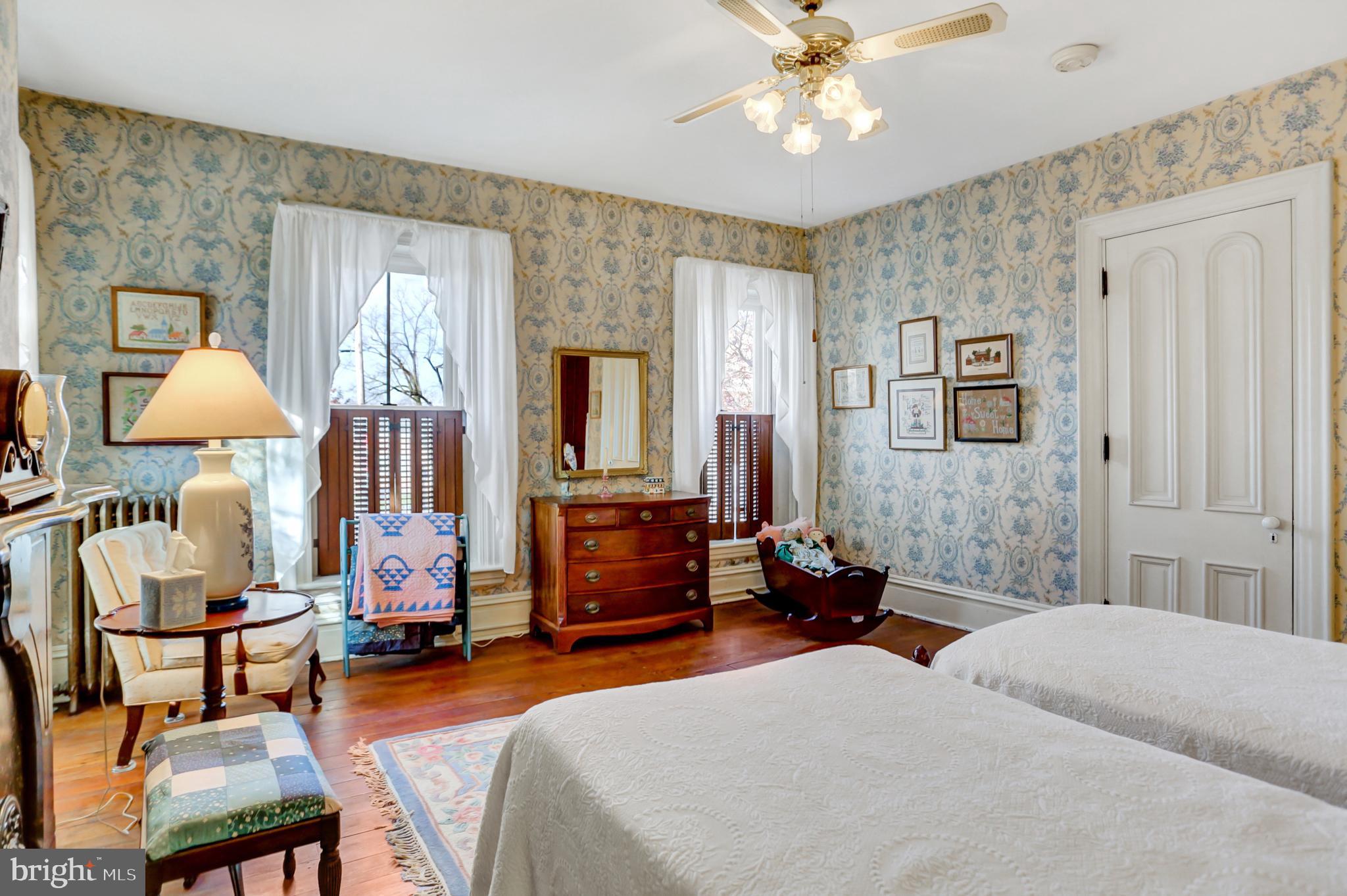 78 - 80 W King STREET